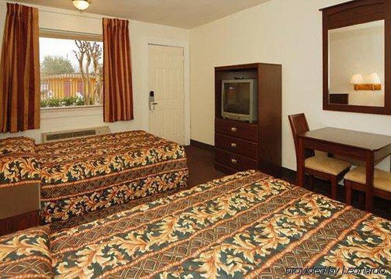 Rodeway Conference Center * Beaumont