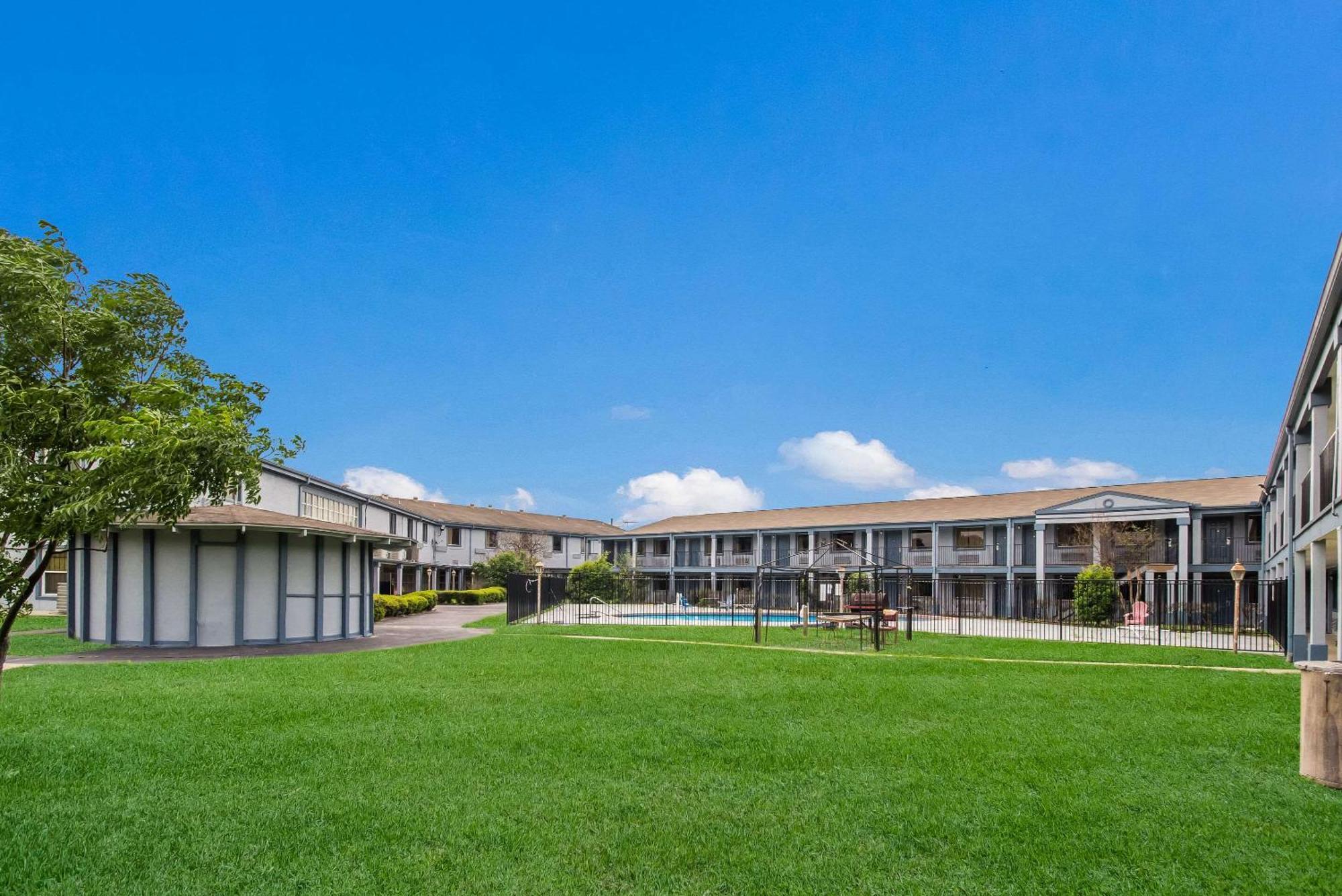 Inn Rodeway Conference Center *